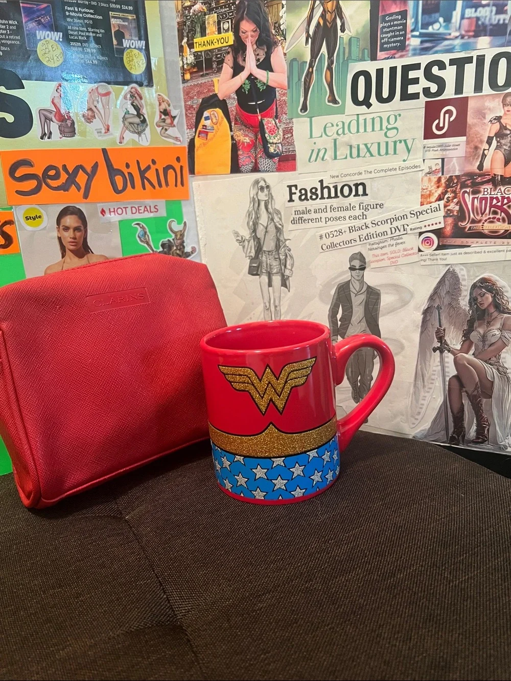 #3250*Wonder Woman Red Ceramic Mug with Gold & Blue Stars & red makeup bag